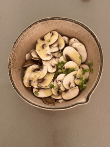 Easy clean mushroom salad recipe - dutch baby kitchen